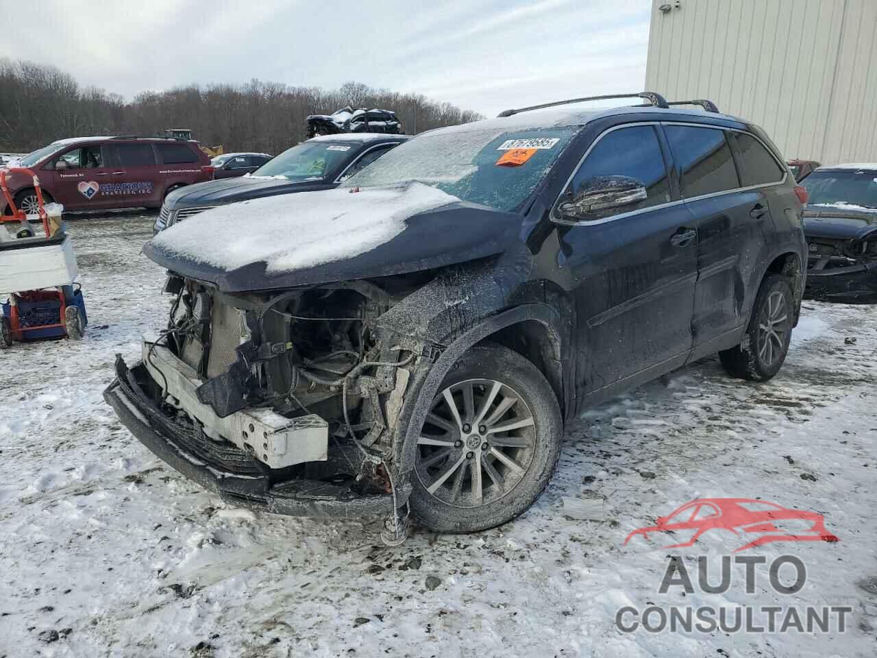 TOYOTA HIGHLANDER 2018 - 5TDJZRFH5JS555018