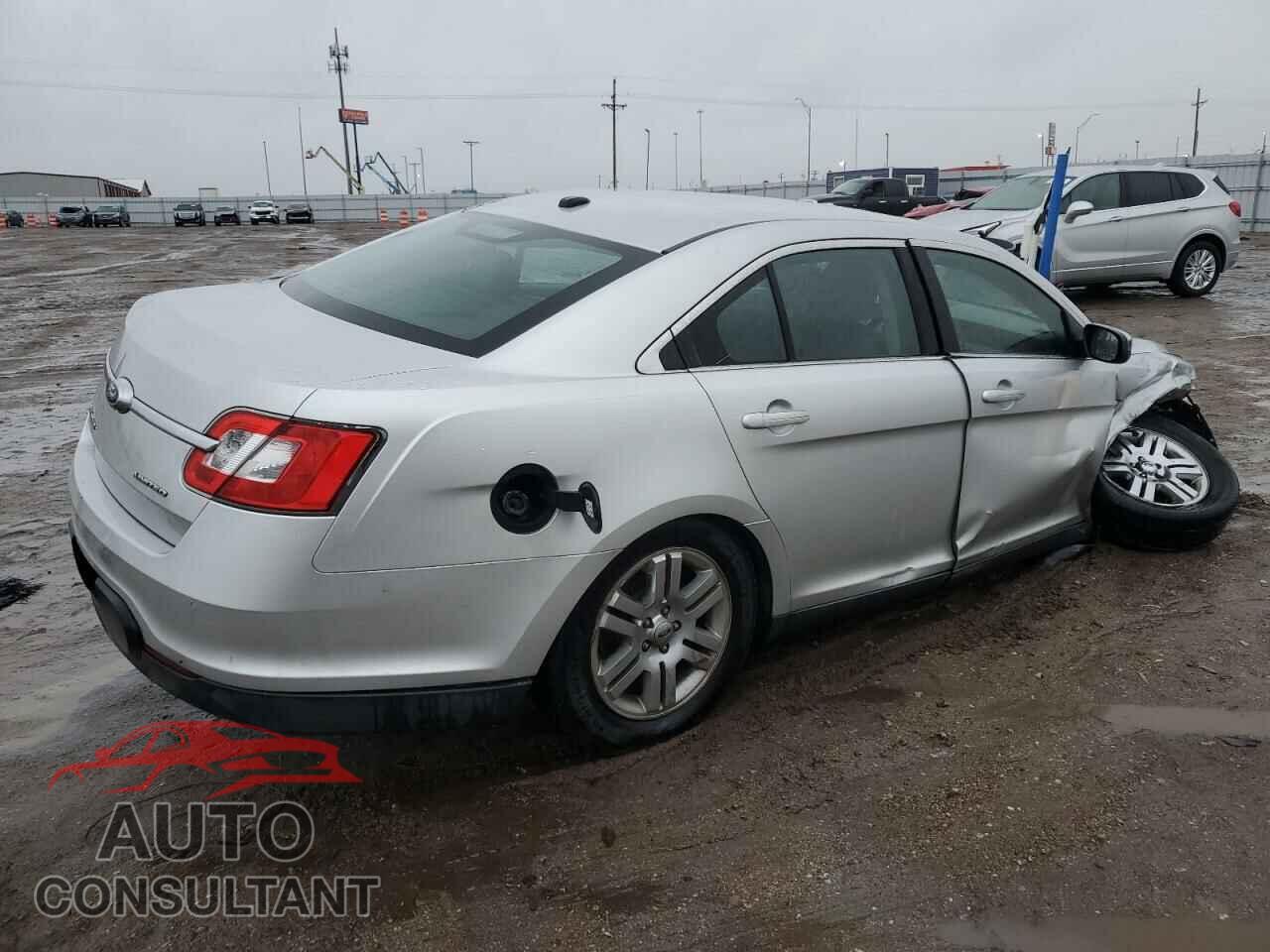 FORD TAURUS 2011 - 1FAHP2FW2BG110974