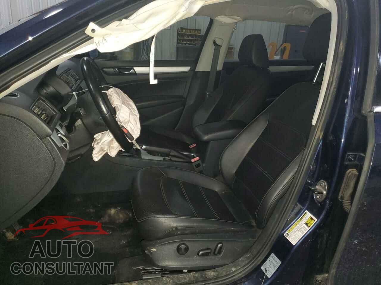 VOLKSWAGEN PASSAT 2013 - 1VWBP7A38DC123780