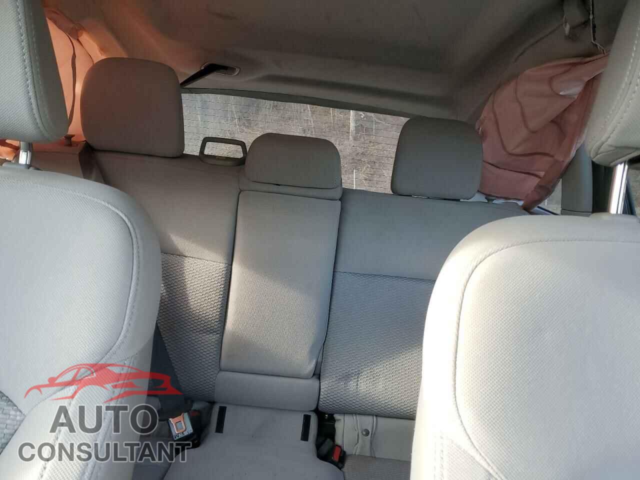 SUBARU FORESTER 2018 - JF2SJAEC0JH402927