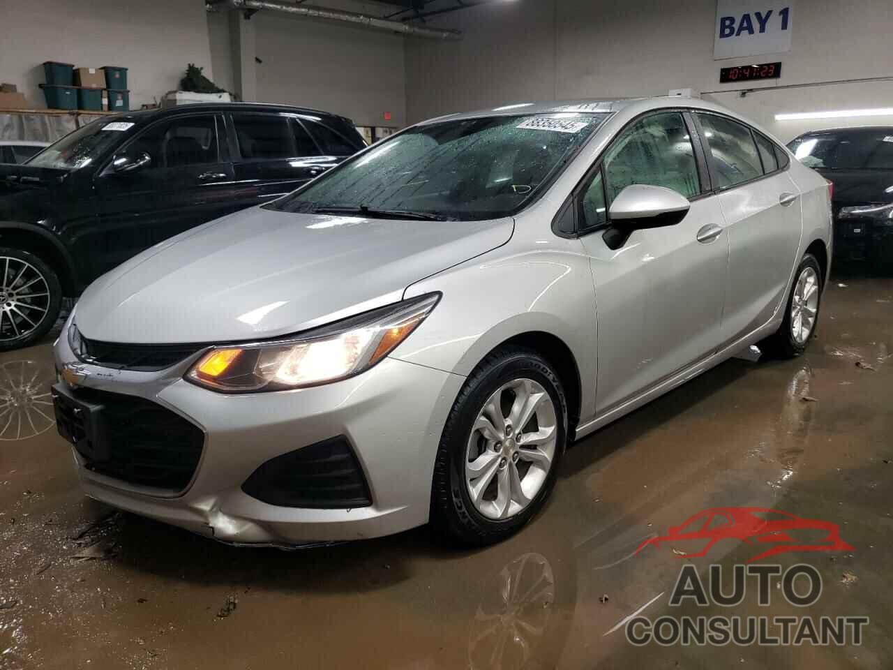 CHEVROLET CRUZE 2019 - 1G1BC5SM6K7147990