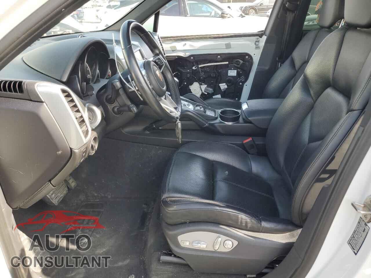 PORSCHE CAYENNE 2016 - WP1AA2A26GKA11059