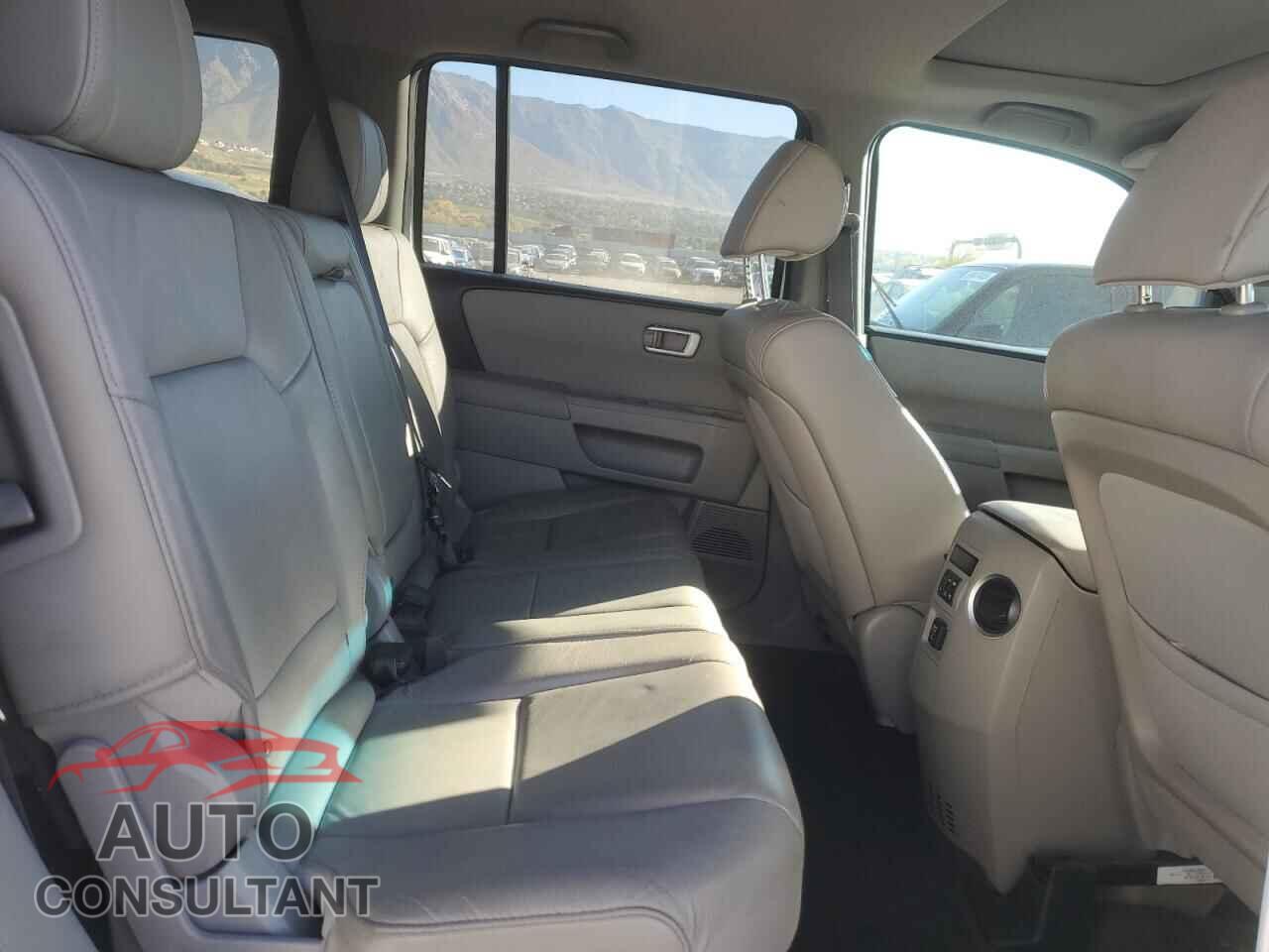 HONDA PILOT 2014 - 5FNYF4H5XEB037364