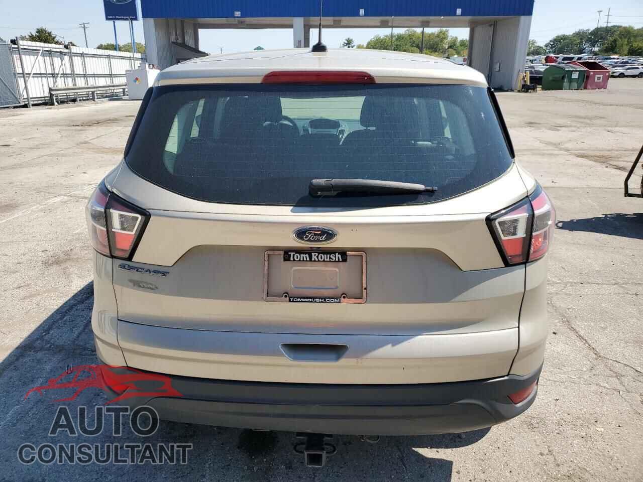 FORD ESCAPE 2017 - 1FMCU0F77HUB61841