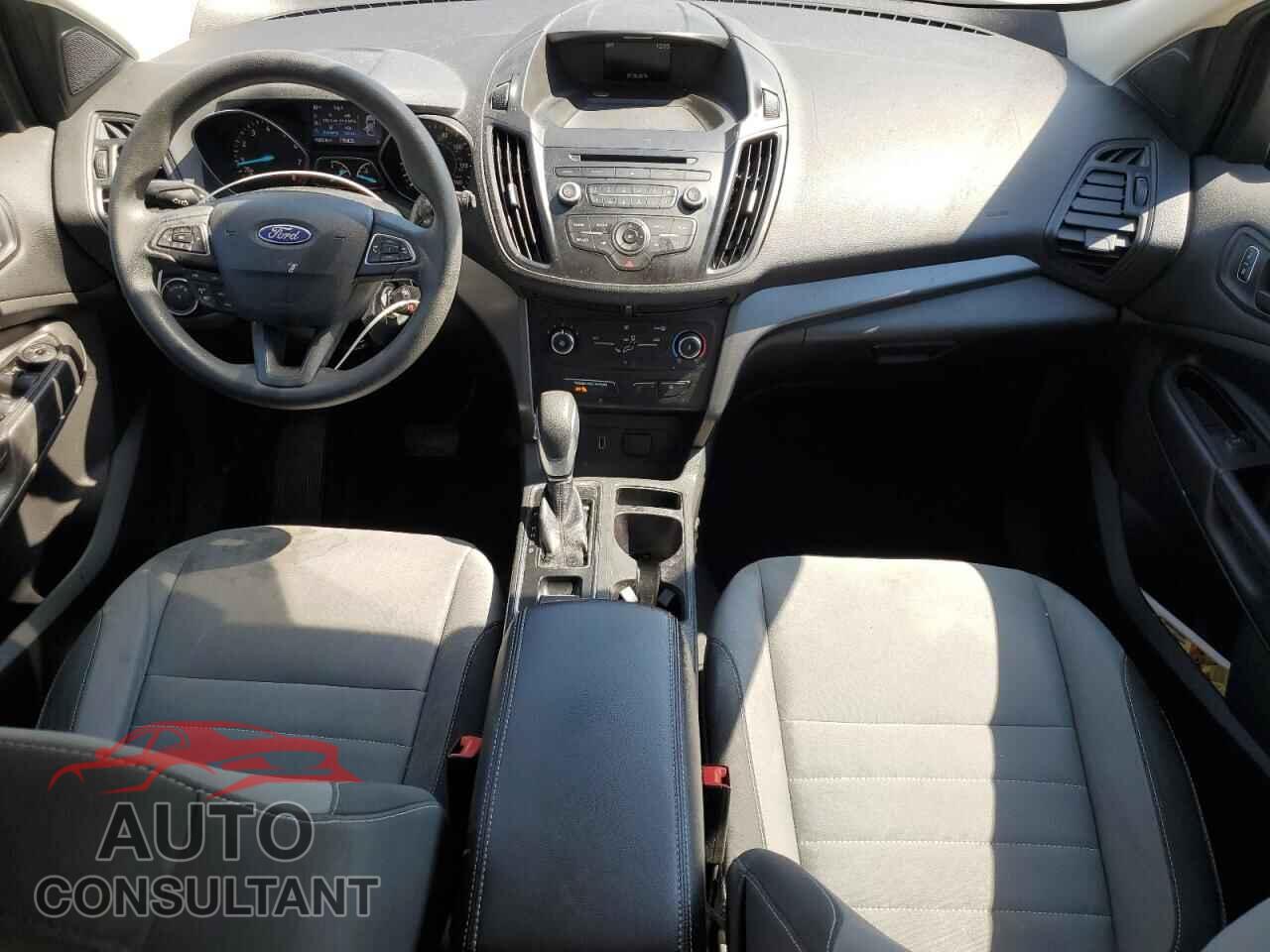 FORD ESCAPE 2017 - 1FMCU0F77HUB61841