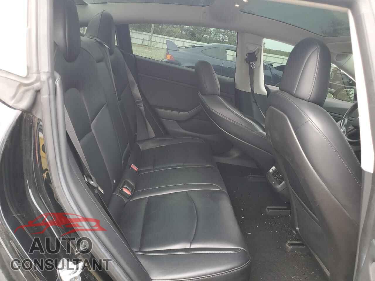 TESLA MODEL 3 2018 - 5YJ3E1EA9JF004945