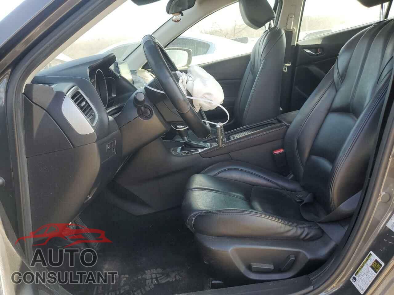 MAZDA 3 2018 - 3MZBN1V31JM221587