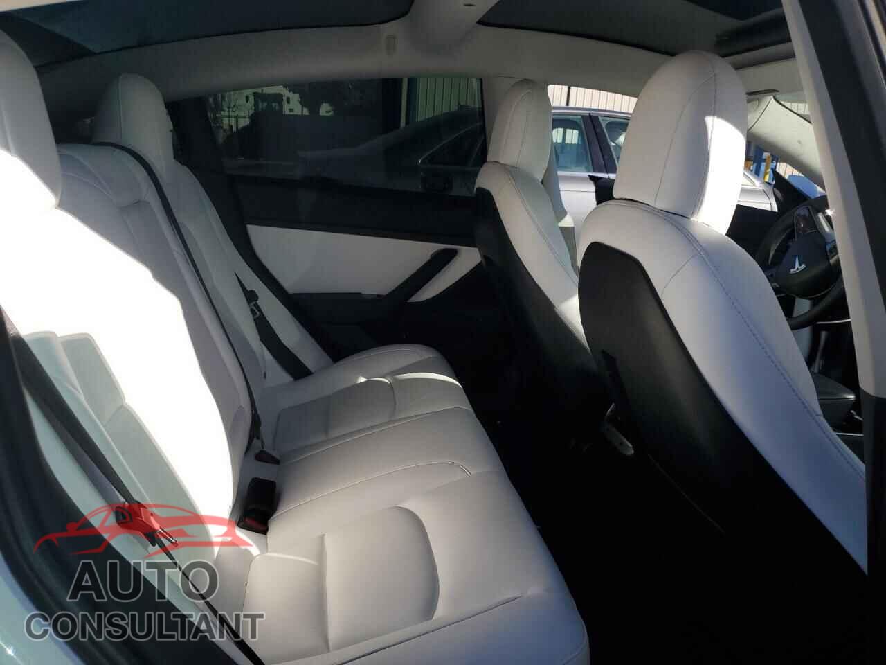 TESLA MODEL 3 2019 - 5YJ3E1EB8KF494918