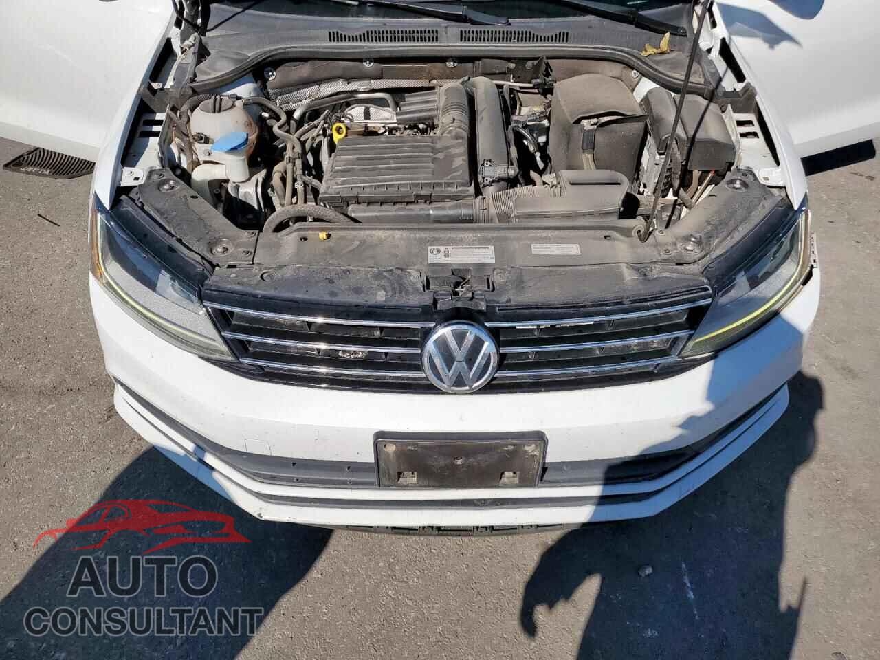 VOLKSWAGEN JETTA 2017 - 3VWDB7AJ7HM332003