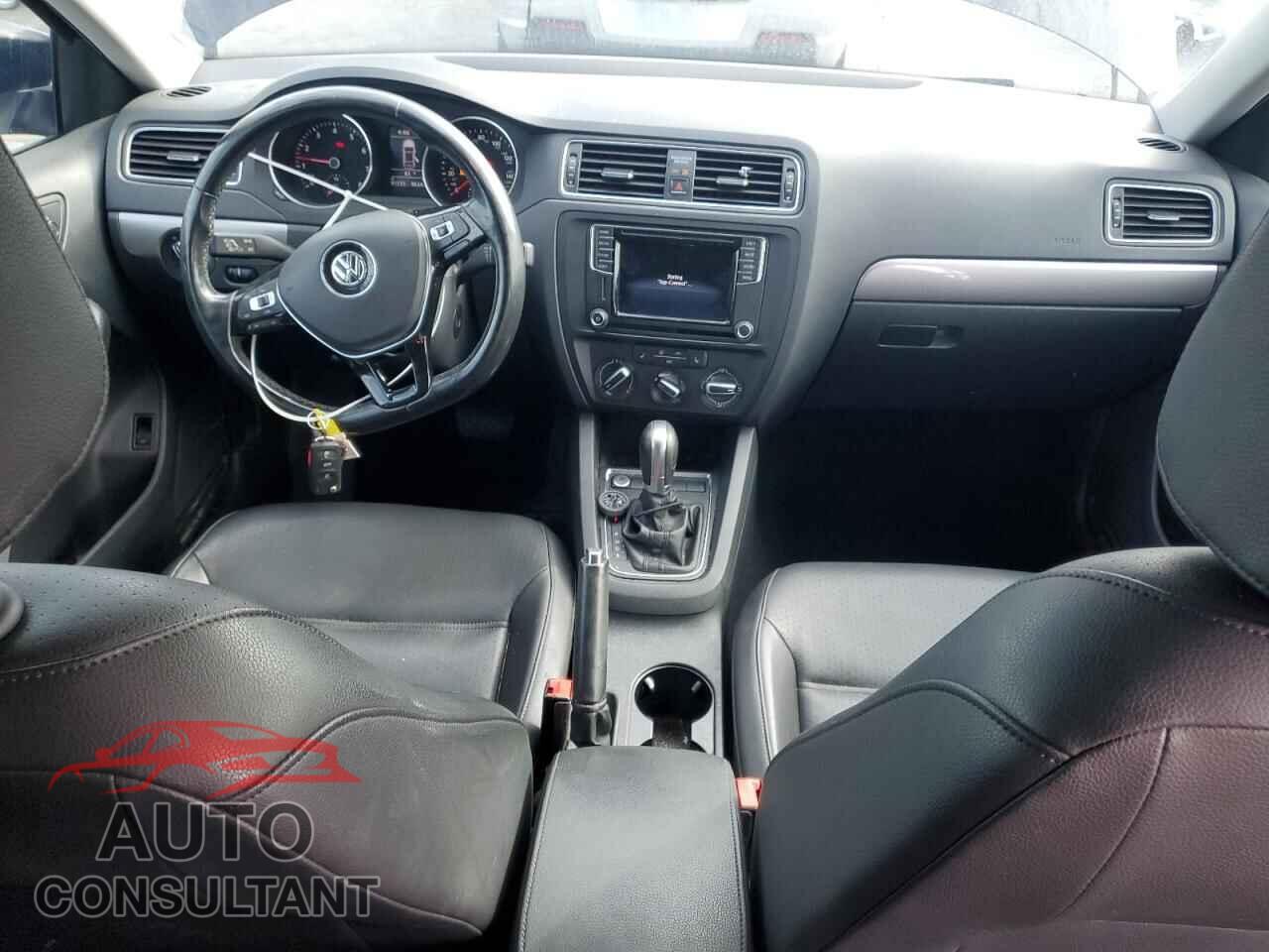 VOLKSWAGEN JETTA 2017 - 3VWDB7AJXHM401802