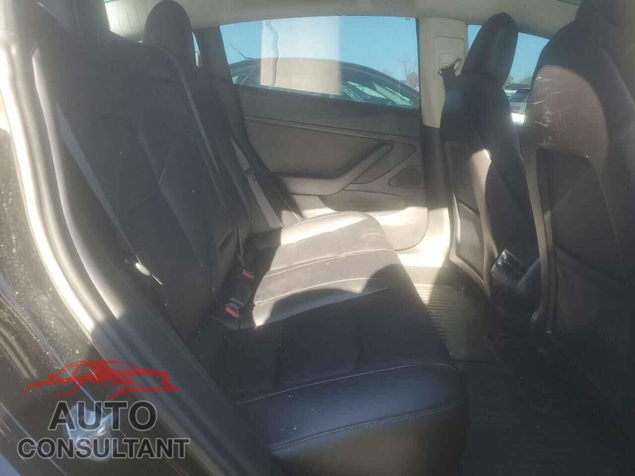 TESLA MODEL 3 2018 - 5YJ3E1EB8JF144249