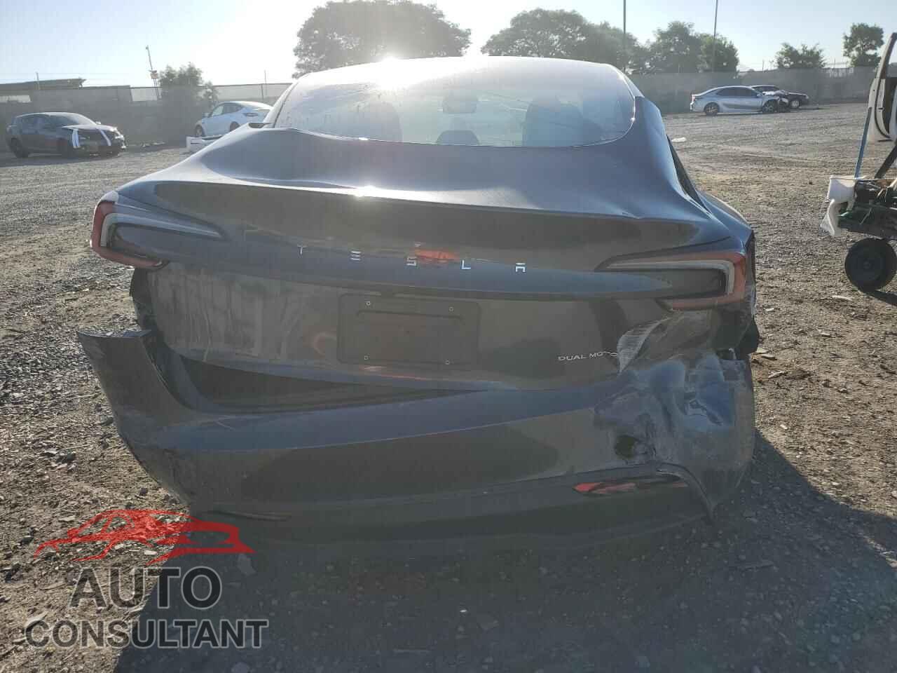 TESLA MODEL 3 2024 - 5YJ3E1EB2RF811005