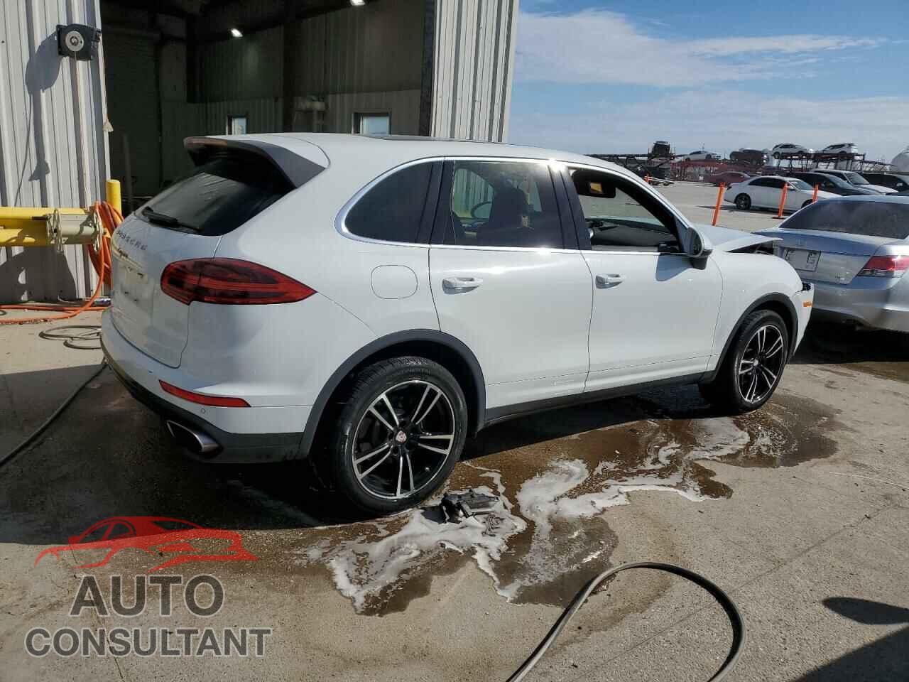 PORSCHE CAYENNE 2016 - WP1AA2A28GLA09453