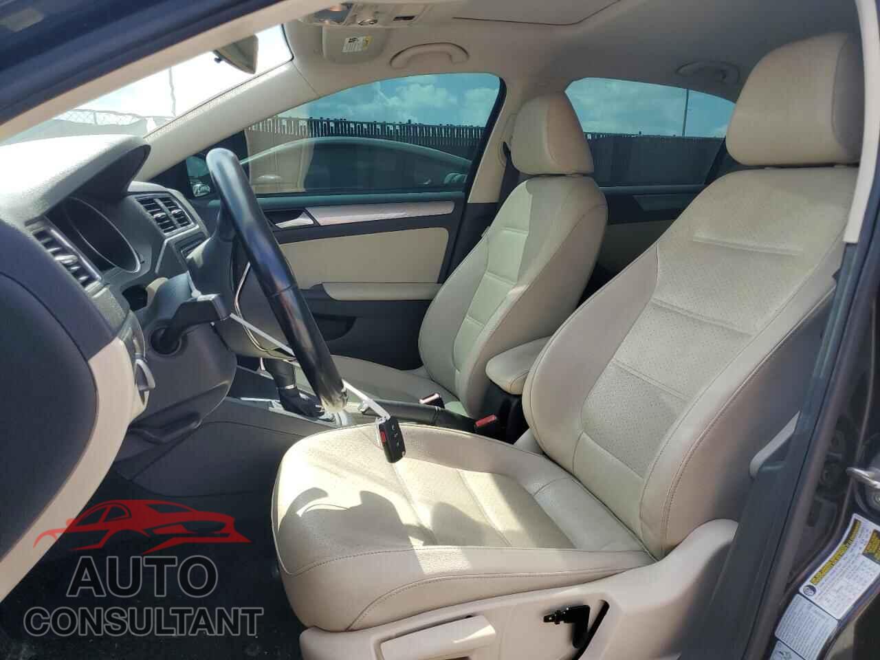 VOLKSWAGEN JETTA 2017 - 3VWDB7AJ4HM341077