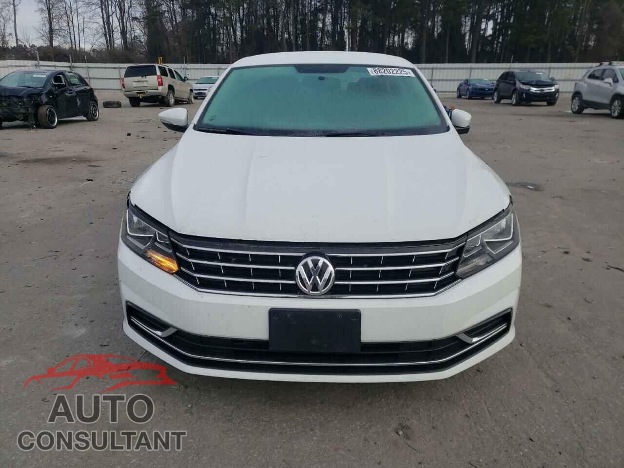 VOLKSWAGEN PASSAT 2016 - 1VWAT7A35GC015015