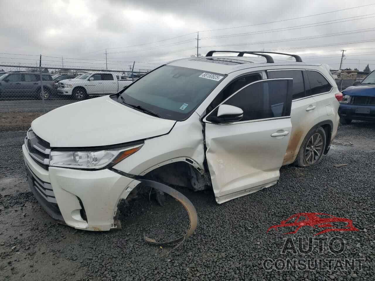 TOYOTA HIGHLANDER 2018 - 5TDJZRFH0JS560210