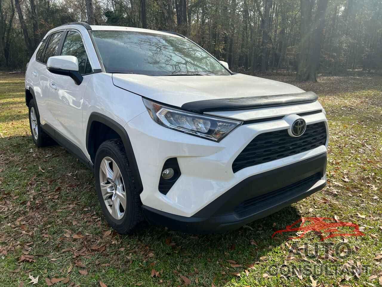 TOYOTA RAV4 2021 - 2T3W1RFV1MC132735
