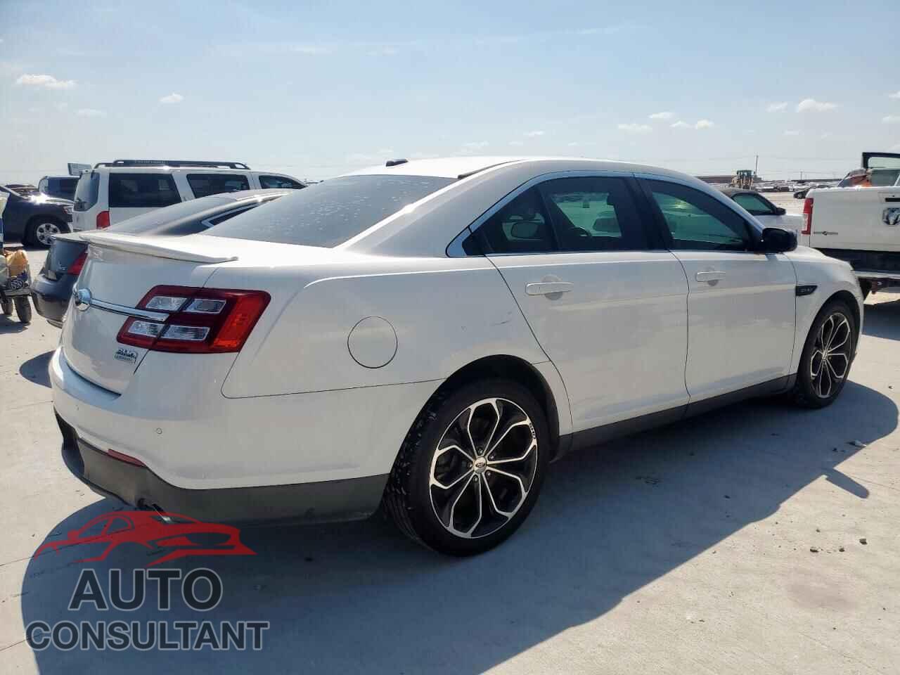 FORD TAURUS 2015 - 1FAHP2KT4FG100500