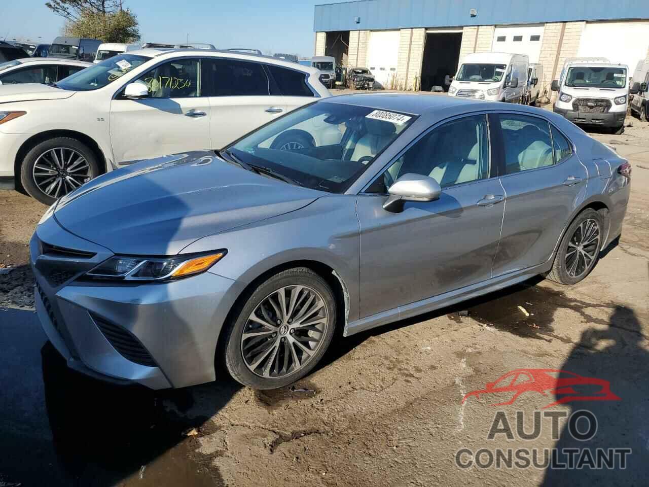 TOYOTA CAMRY 2018 - 4T1B11HK3JU148117