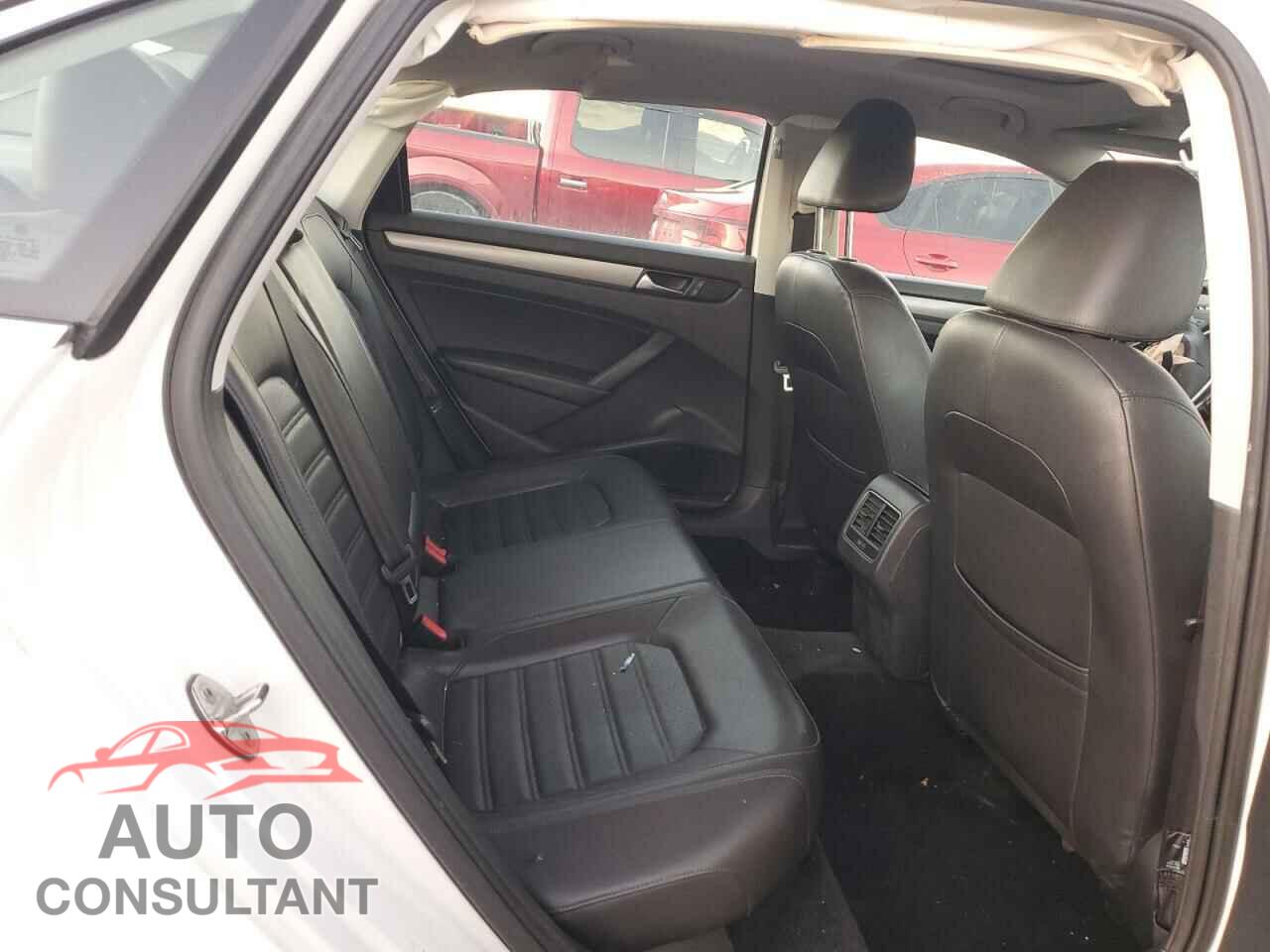 VOLKSWAGEN PASSAT 2015 - 1VWBS7A30FC044265