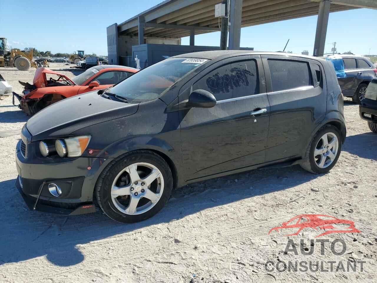 CHEVROLET SONIC 2015 - 1G1JE6SB1F4102926