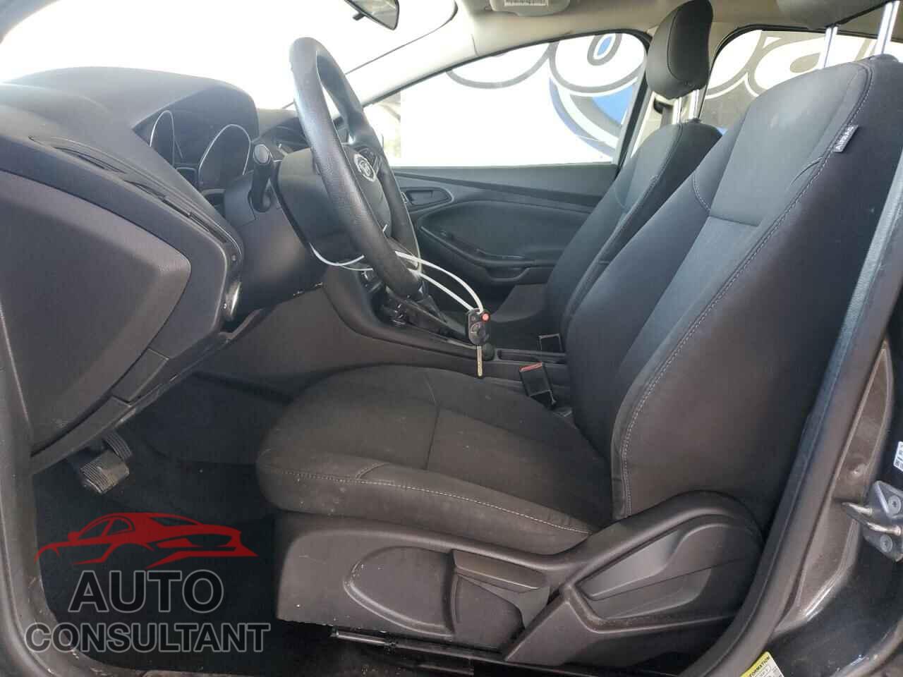 FORD FOCUS 2016 - 1FADP3E20GL256985