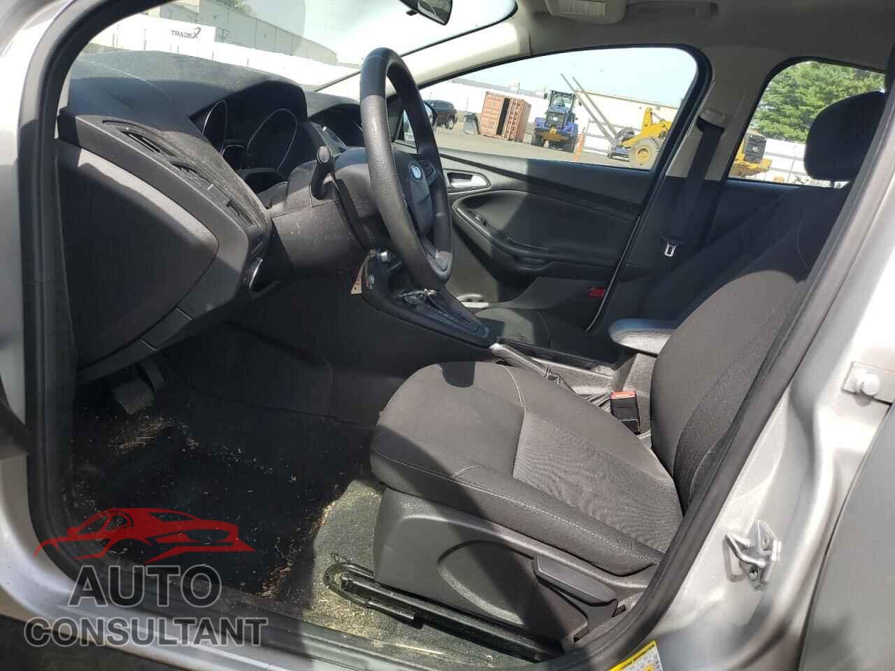 FORD FOCUS 2016 - 1FADP3F28GL296357