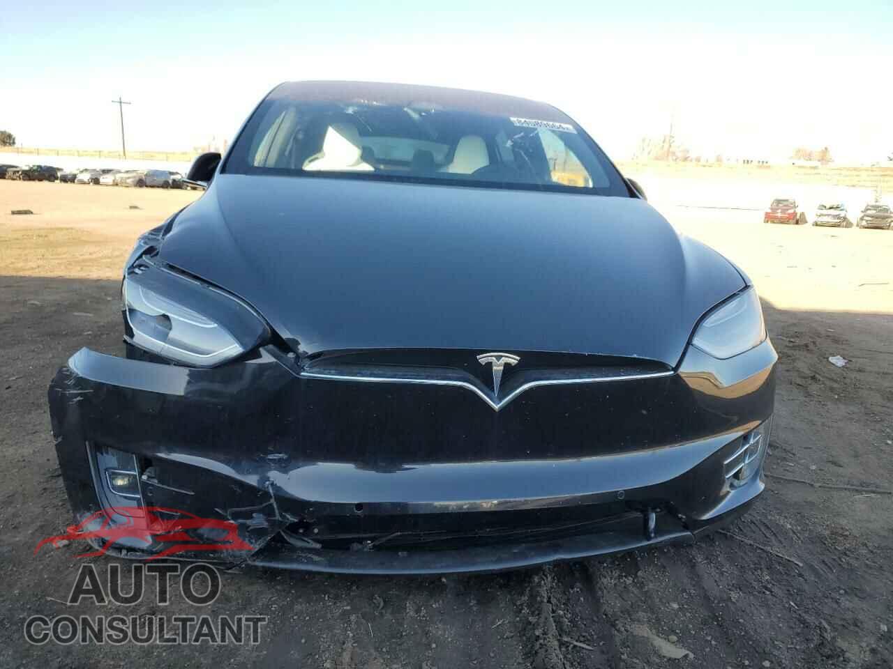 TESLA MODEL X 2018 - 5YJXCBE41JF090713