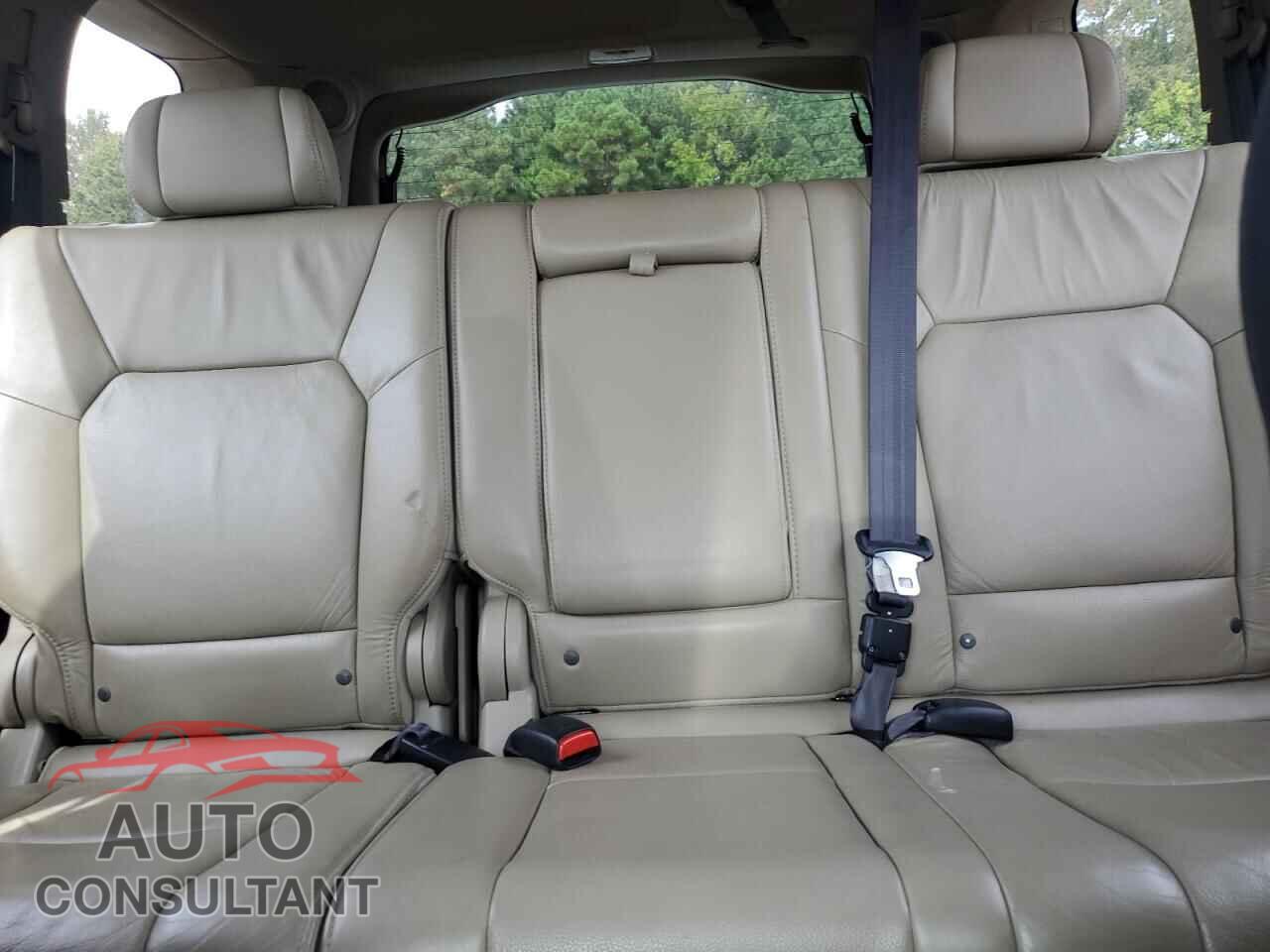 HONDA PILOT 2011 - 5FNYF4H97BB008371