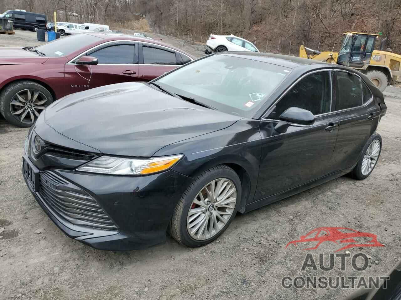 TOYOTA CAMRY 2018 - 4T1B11HK8JU040351