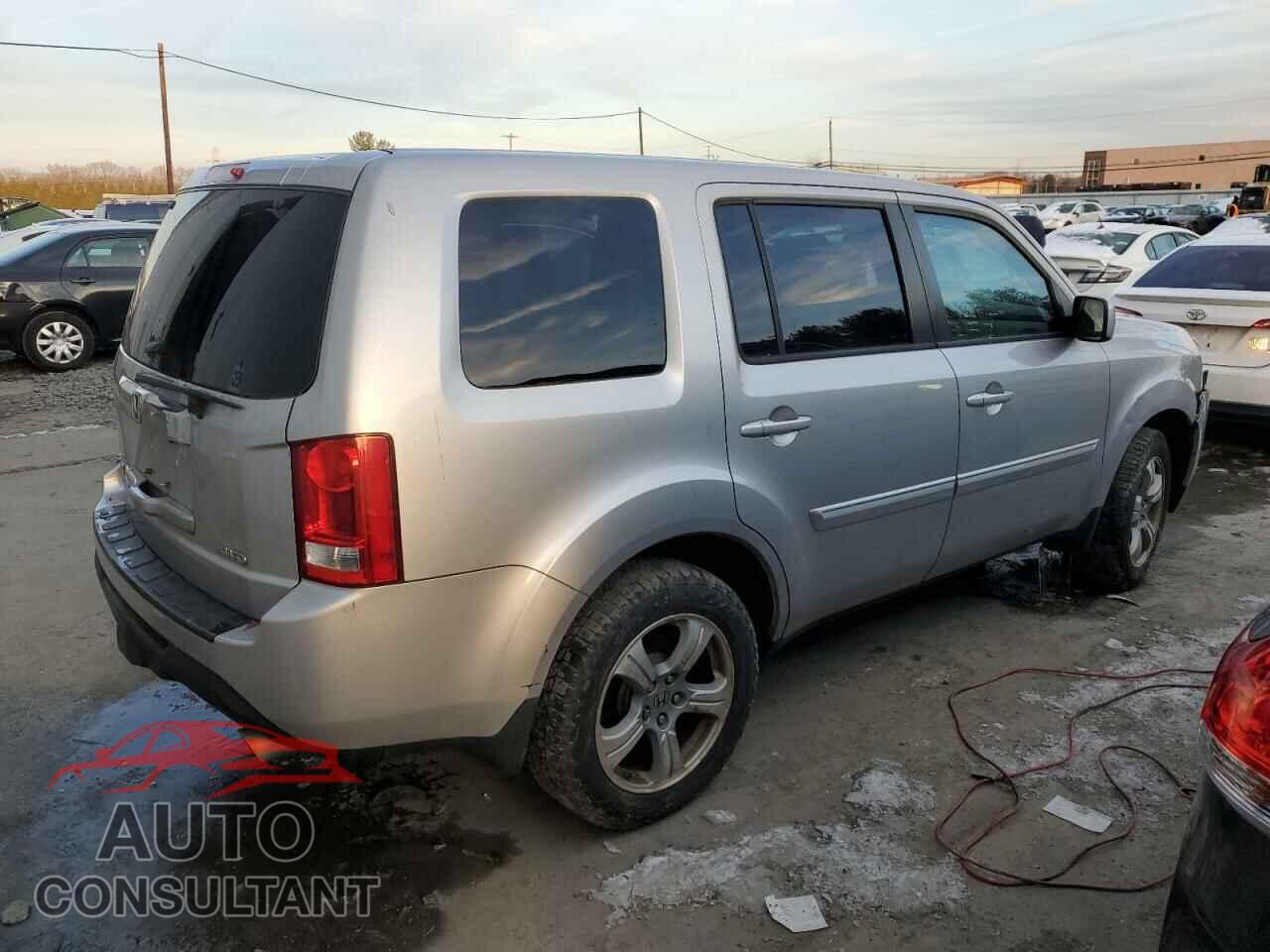 HONDA PILOT 2013 - 5FNYF4H47DB075897