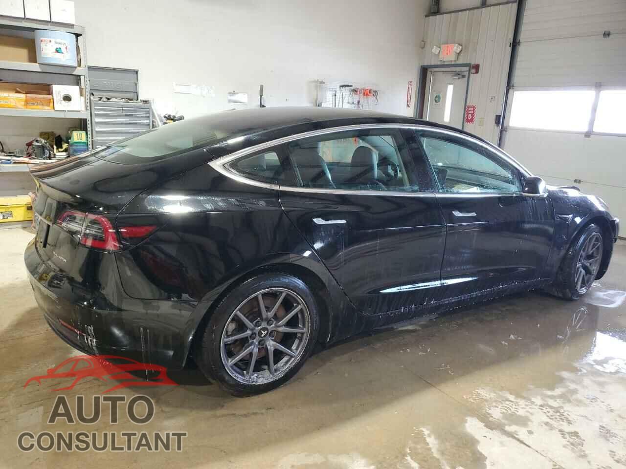 TESLA MODEL 3 2019 - 5YJ3E1EB6KF208824