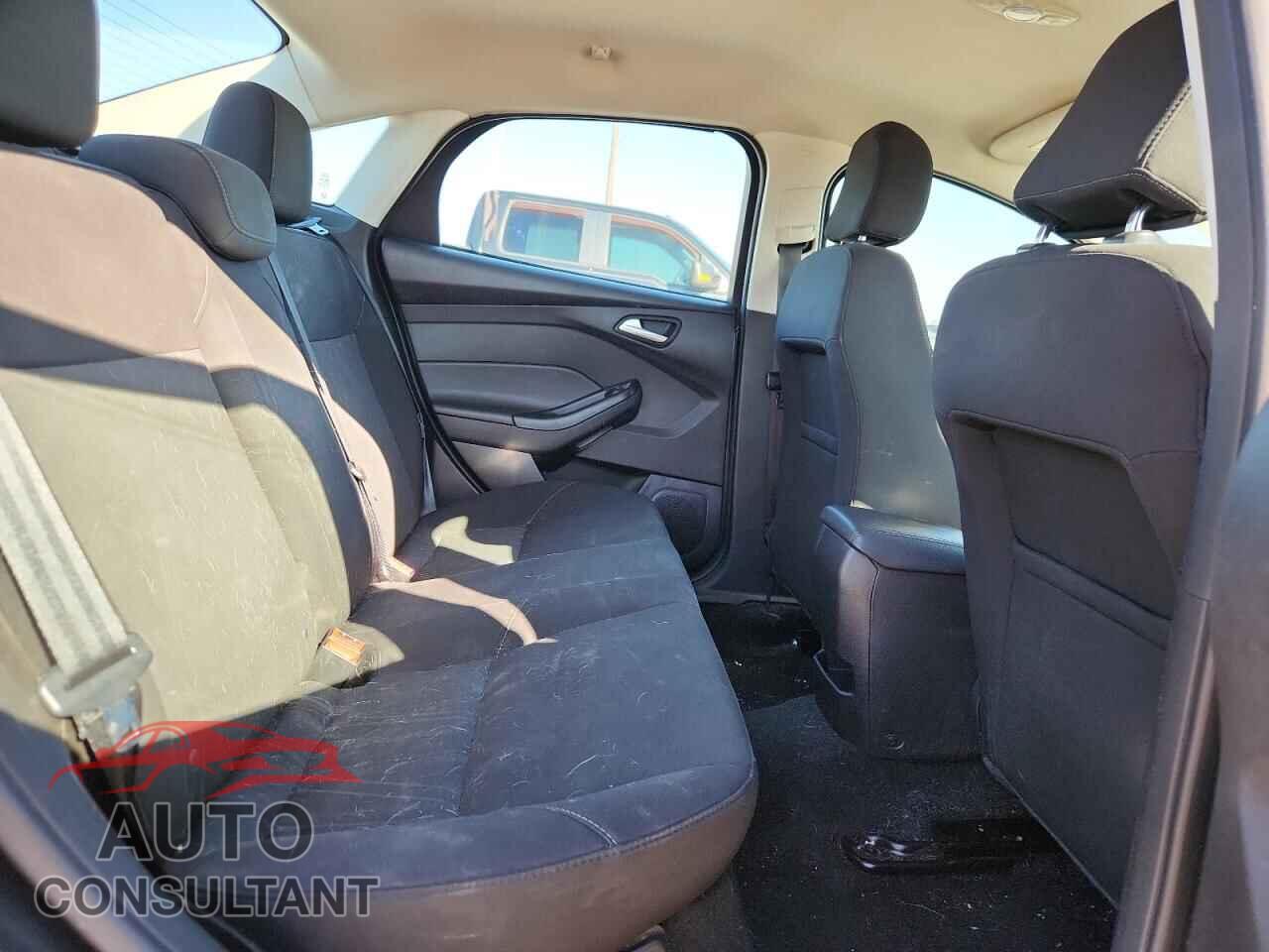 FORD FOCUS 2017 - 1FADP3FE3HL299565