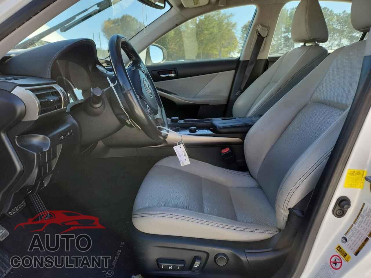 LEXUS IS 2014 - JTHBF1D24E5010452