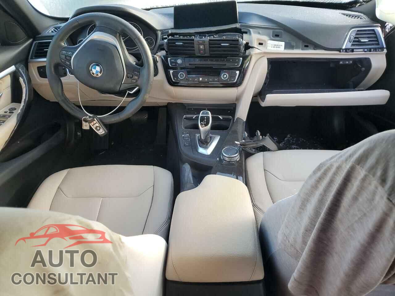 BMW 3 SERIES 2016 - WBA8E9G55GNU28019