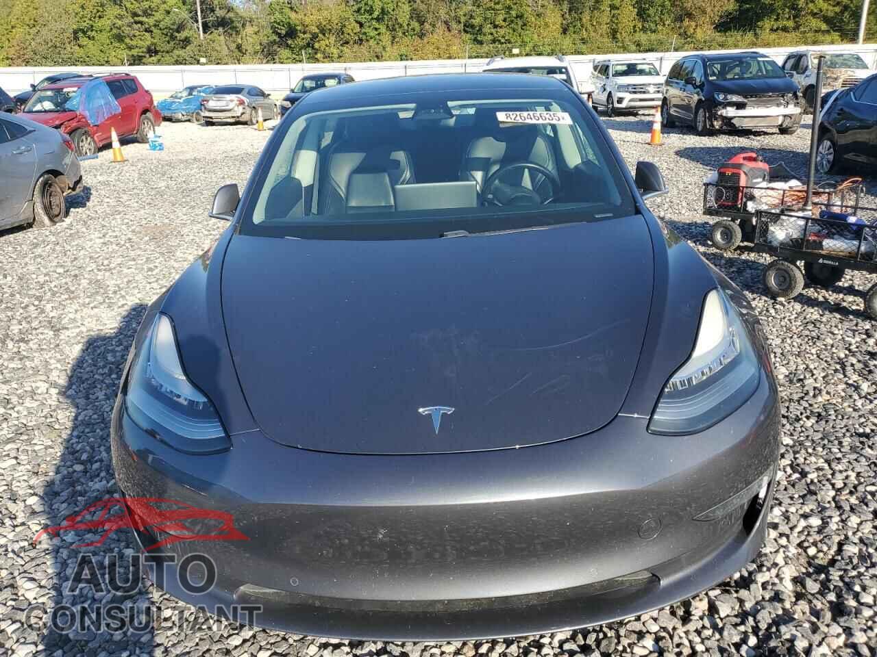 TESLA MODEL 3 2019 - 5YJ3E1EB4KF389499