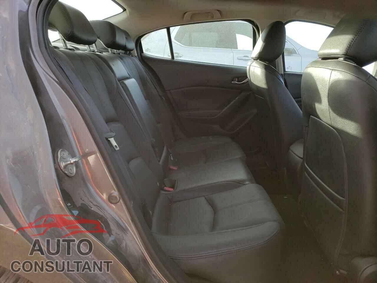 MAZDA 3 2018 - 3MZBN1W31JM160661