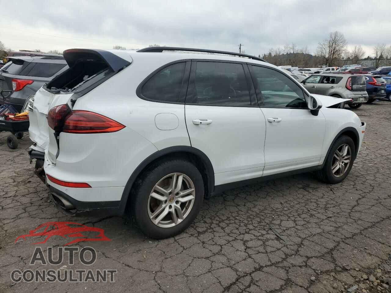 PORSCHE CAYENNE 2016 - WP1AA2A26GLA02047