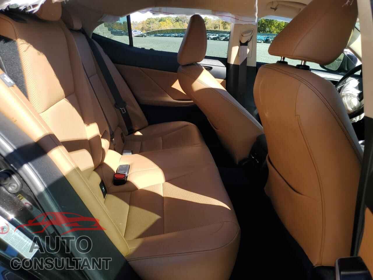 LEXUS IS 2014 - JTHCF1D29E5000116