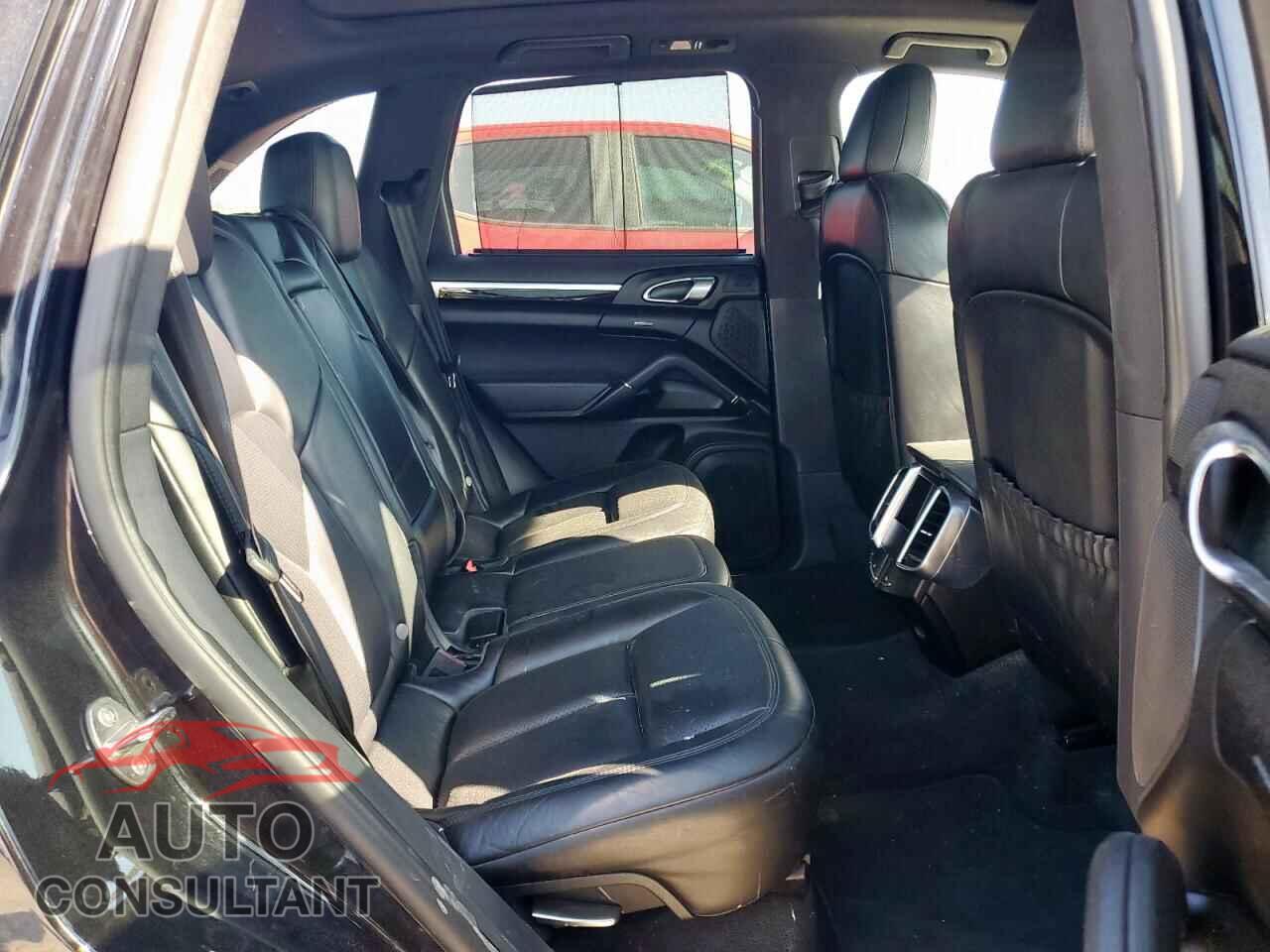 PORSCHE CAYENNE 2017 - WP1AB2A21HLA50148