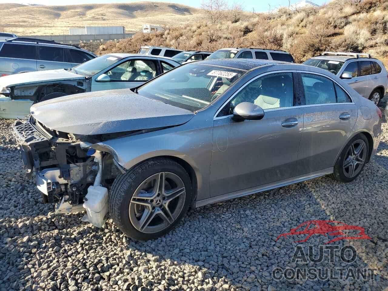 MERCEDES-BENZ A-CLASS 2019 - WDD3G4FB8KW005171
