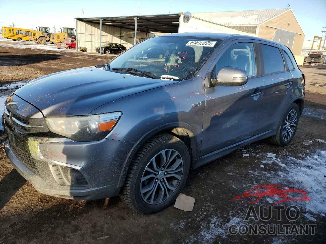 MITSUBISHI OUTLANDER 2018 - JA4AR3AU8JU000605