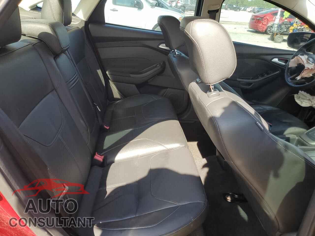 FORD FOCUS 2015 - 1FADP3F25FL289879
