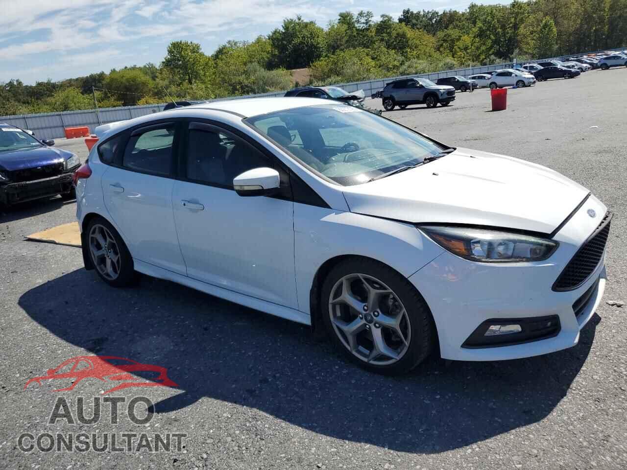FORD FOCUS 2017 - 1FADP3L9XHL251066