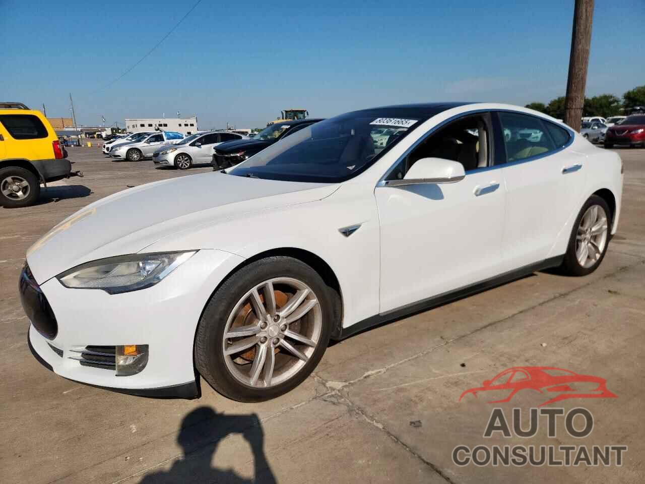 TESLA MODEL S 2013 - 5YJSA1CG8DFP14082