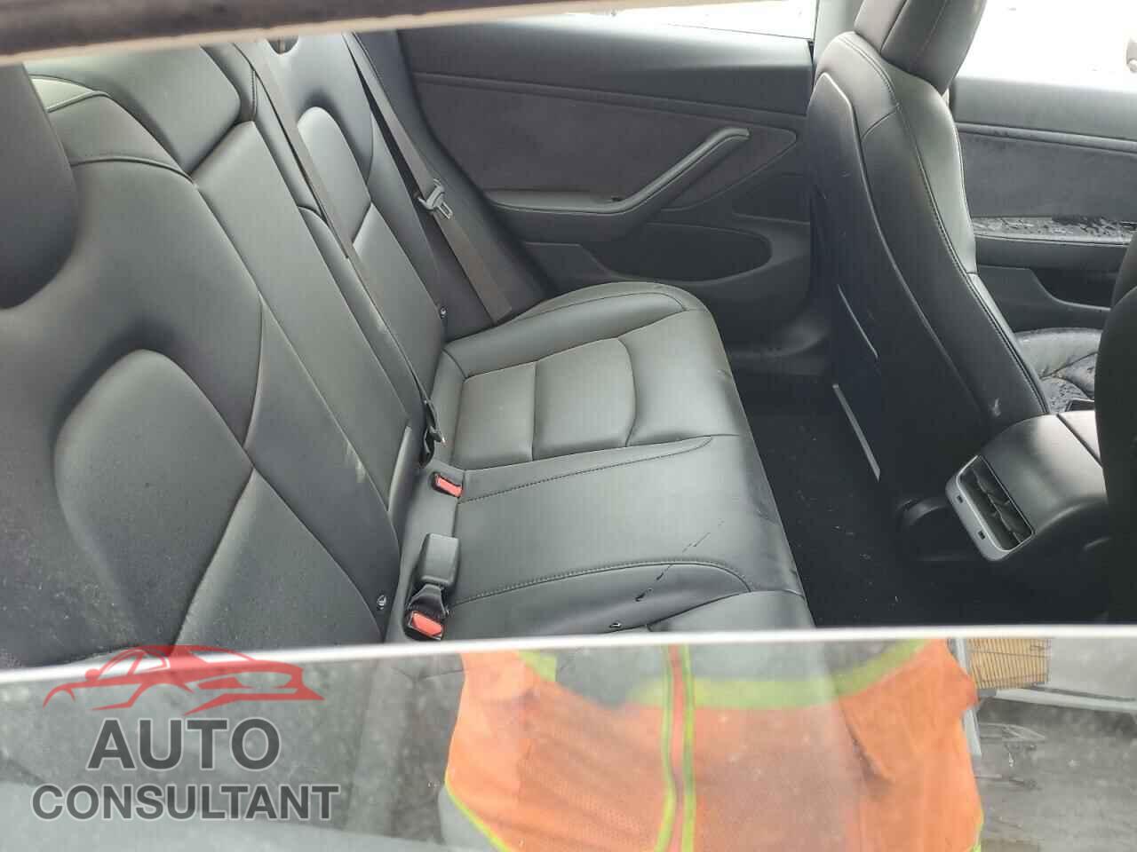 TESLA MODEL 3 2018 - 5YJ3E1EA5JF050529
