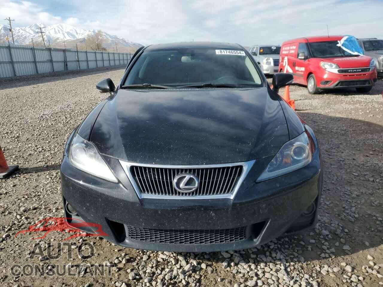 LEXUS IS 2011 - JTHCF5C21B5045197