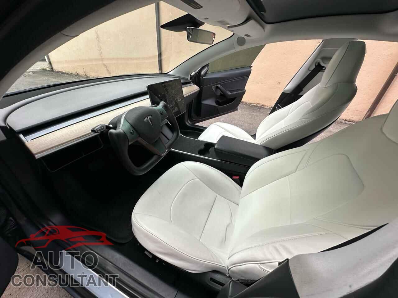 TESLA MODEL 3 2018 - 5YJ3E1EB3JF129836