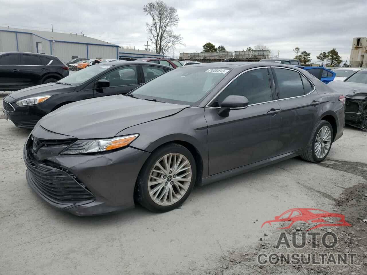 TOYOTA CAMRY 2018 - 4T1B11HK7JU003520