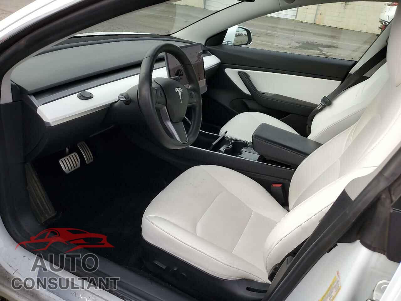 TESLA MODEL 3 2019 - 5YJ3E1EB2KF440367